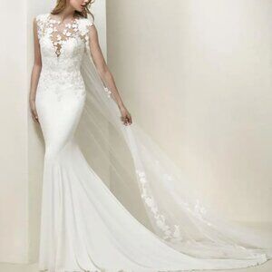 *NEVER WORN* Drail by Pronovias Wedding Gown